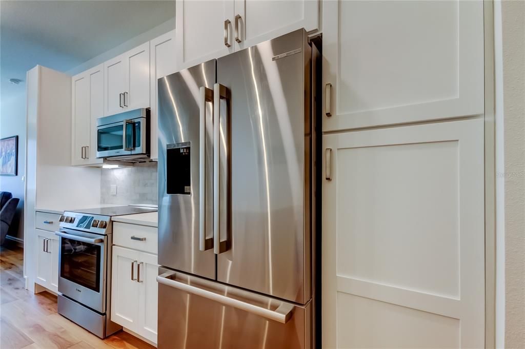 For Sale: $749,000 (2 beds, 2 baths, 1360 Square Feet)