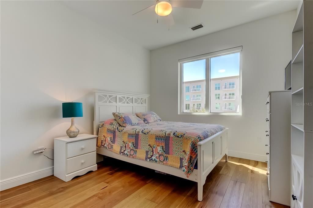 For Sale: $749,000 (2 beds, 2 baths, 1360 Square Feet)