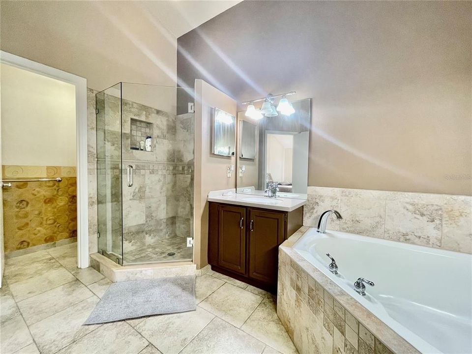 For Rent: $2,300 (3 beds, 2 baths, 1764 Square Feet)