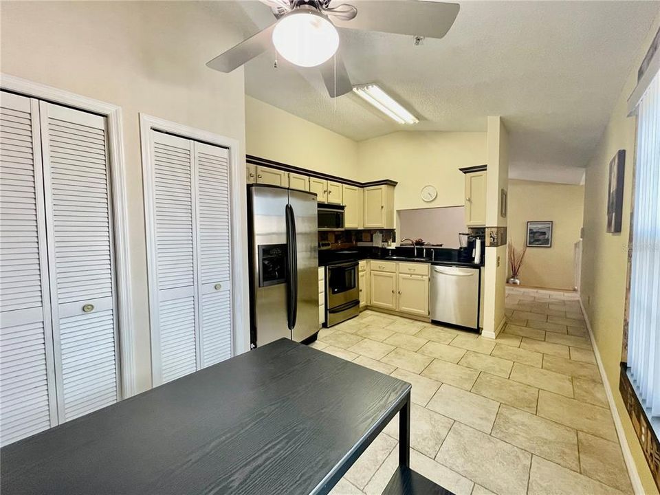 For Rent: $2,300 (3 beds, 2 baths, 1764 Square Feet)