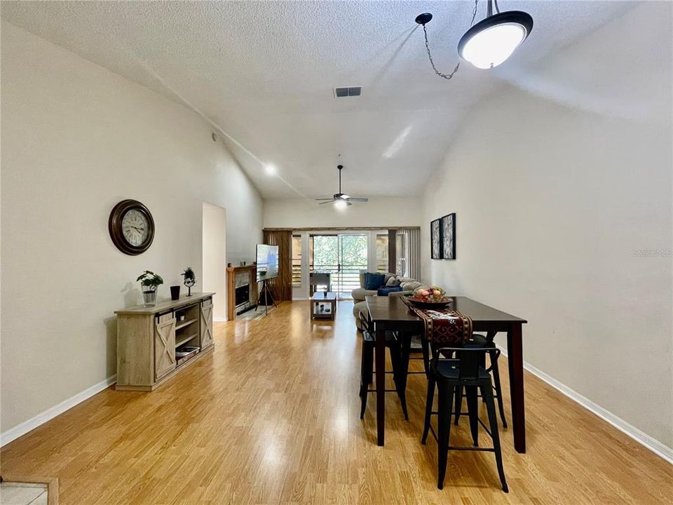 For Rent: $2,300 (3 beds, 2 baths, 1764 Square Feet)