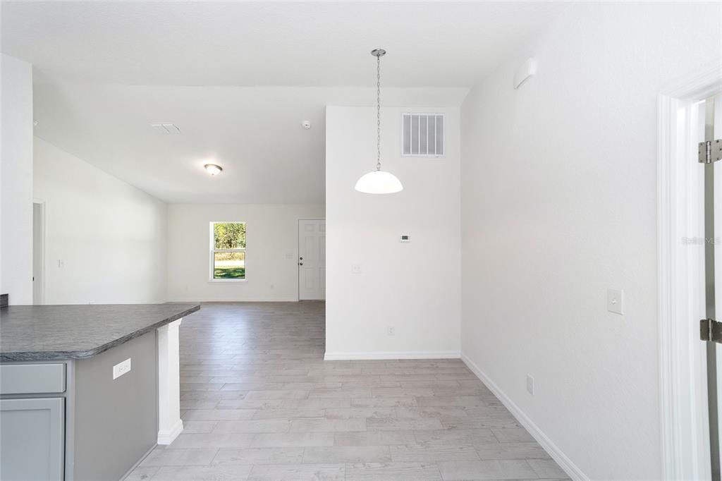 For Sale: $207,000 (3 beds, 2 baths, 1003 Square Feet)