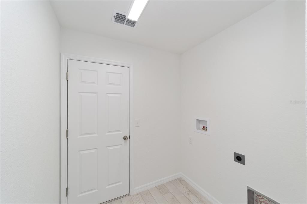 For Sale: $207,000 (3 beds, 2 baths, 1003 Square Feet)