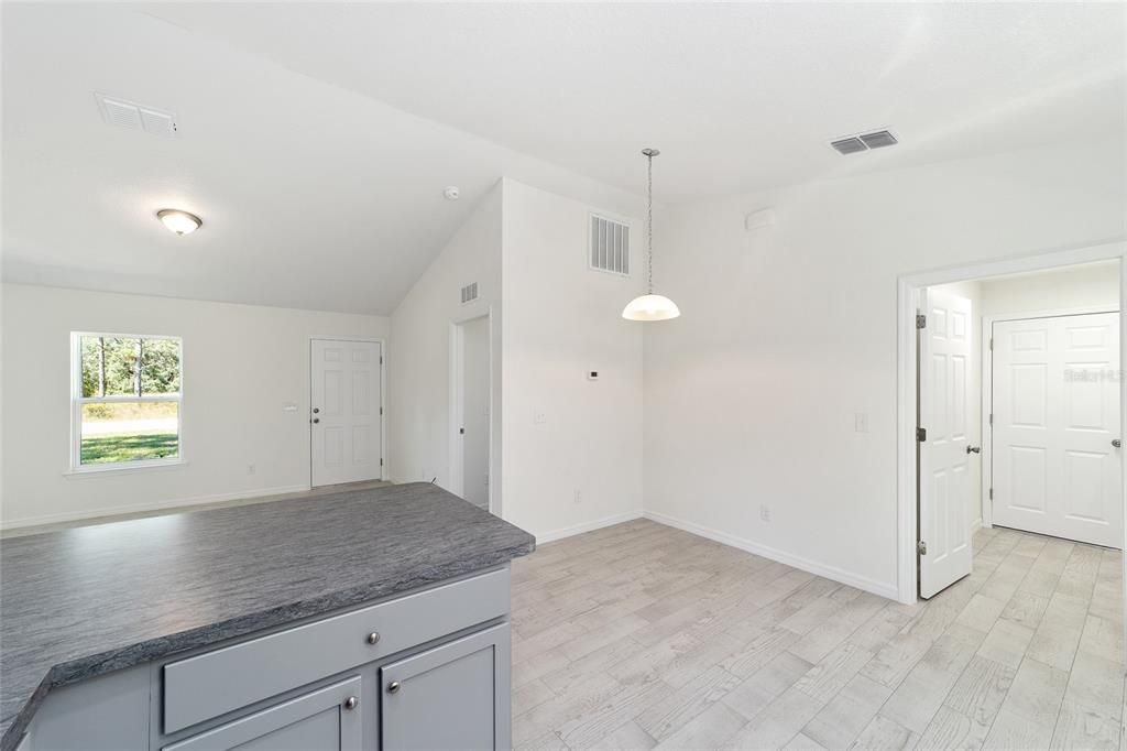 For Sale: $207,000 (3 beds, 2 baths, 1003 Square Feet)