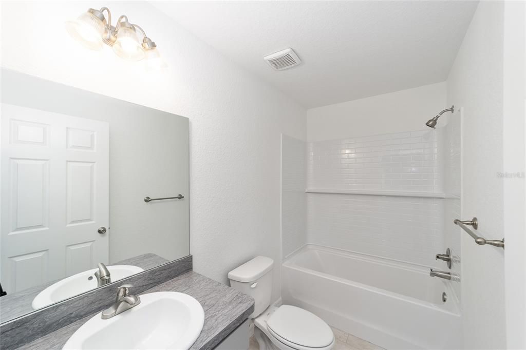 For Sale: $207,000 (3 beds, 2 baths, 1003 Square Feet)