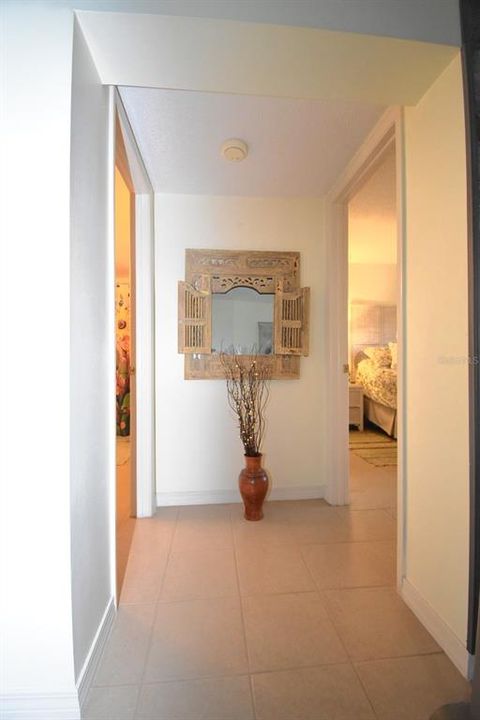 For Sale: $150,000 (1 beds, 1 baths, 869 Square Feet)