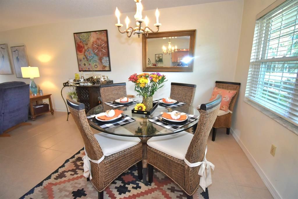 For Sale: $150,000 (1 beds, 1 baths, 869 Square Feet)