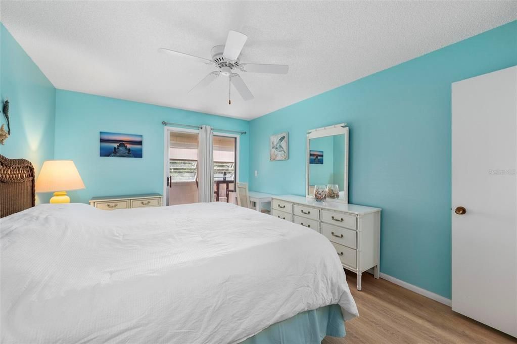 Activo con contrato: $115,000 (2 camas, 1 baños, 987 Pies cuadrados)