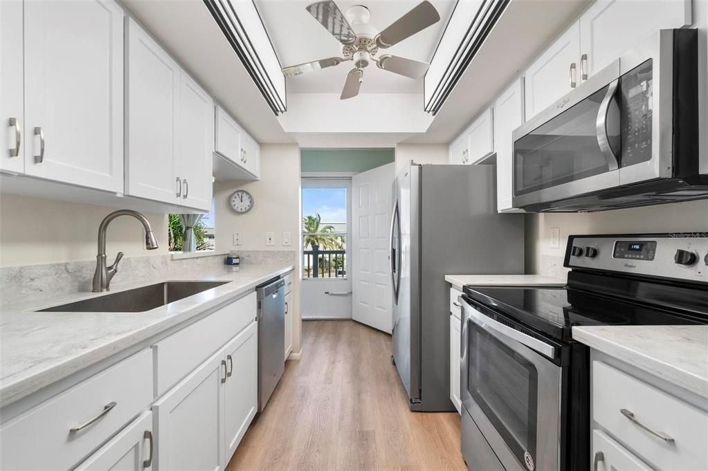 Activo con contrato: $115,000 (2 camas, 1 baños, 987 Pies cuadrados)