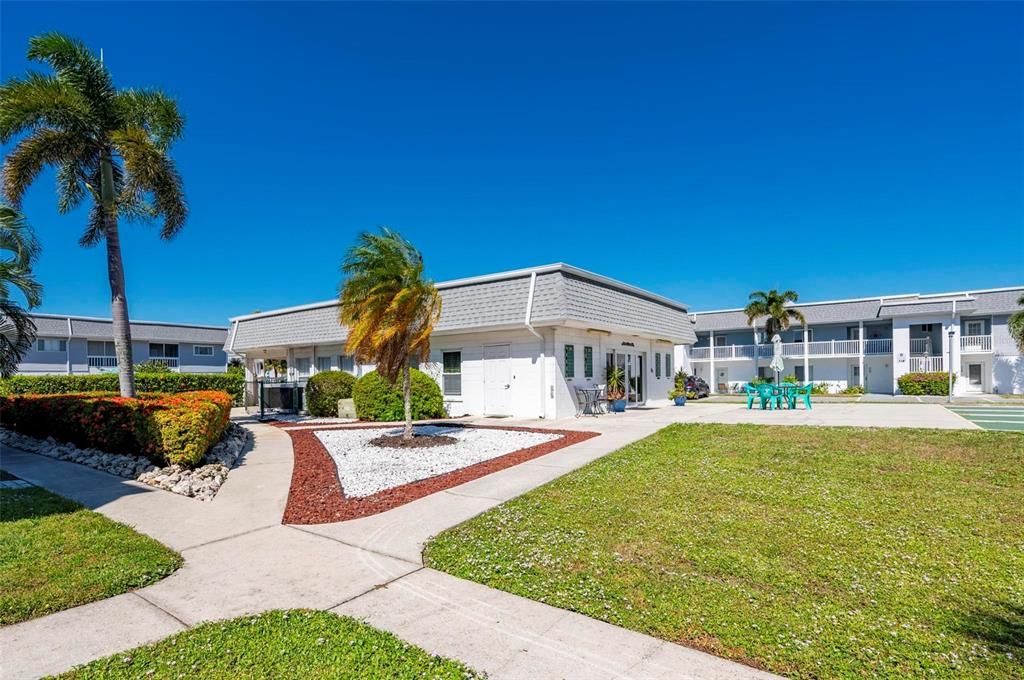 Activo con contrato: $115,000 (2 camas, 1 baños, 987 Pies cuadrados)