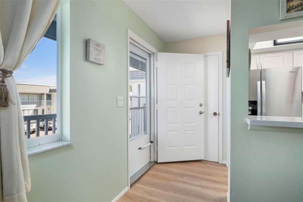 Activo con contrato: $115,000 (2 camas, 1 baños, 987 Pies cuadrados)