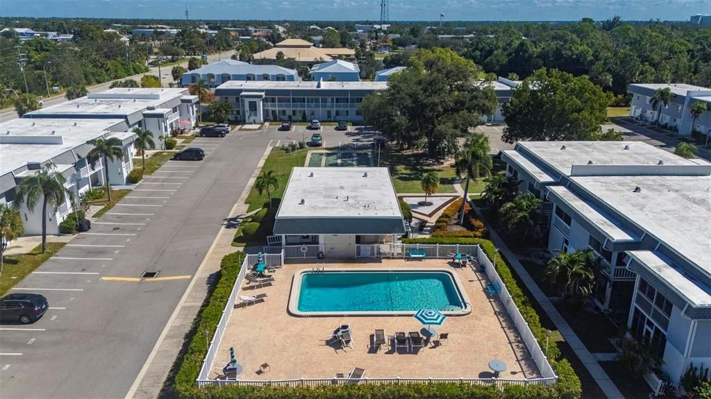 Activo con contrato: $115,000 (2 camas, 1 baños, 987 Pies cuadrados)