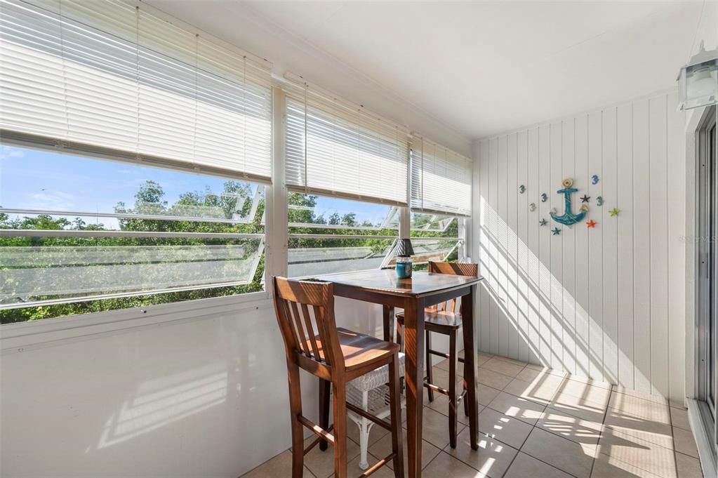 Activo con contrato: $115,000 (2 camas, 1 baños, 987 Pies cuadrados)