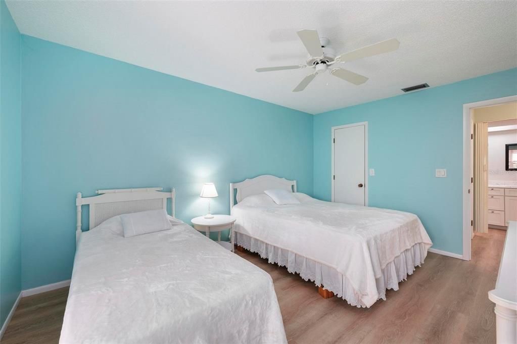 Activo con contrato: $115,000 (2 camas, 1 baños, 987 Pies cuadrados)