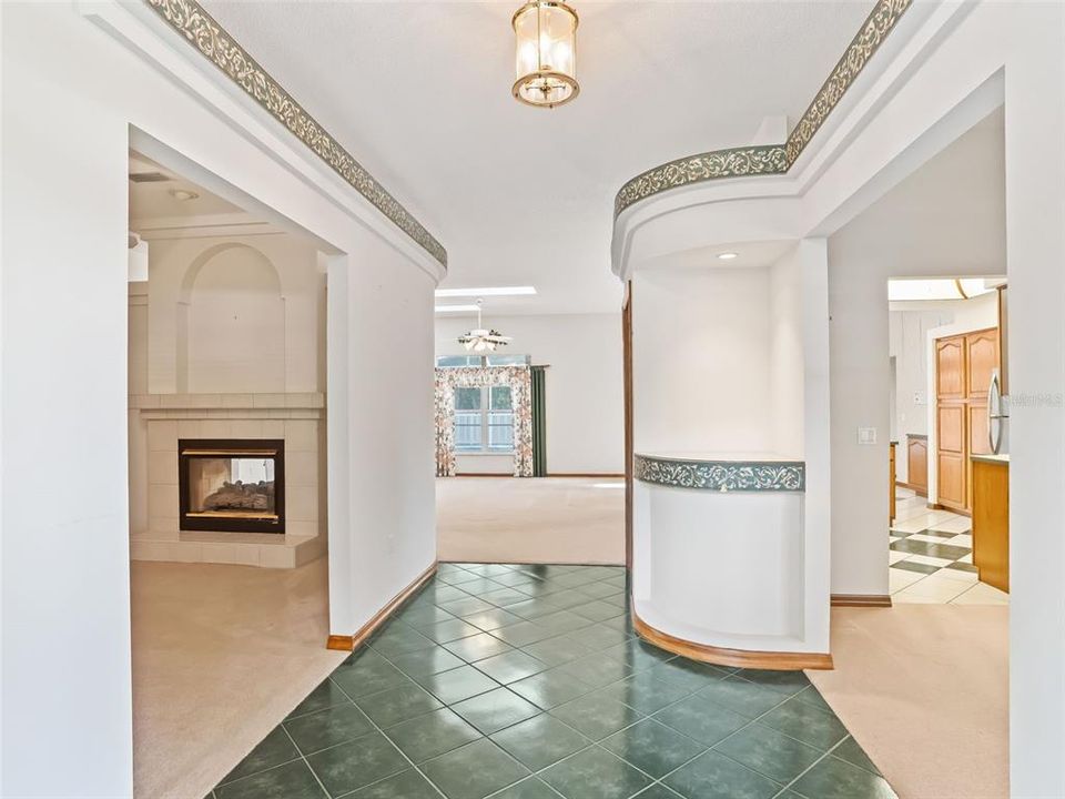 En Venta: $489,000 (4 camas, 3 baños, 2655 Pies cuadrados)