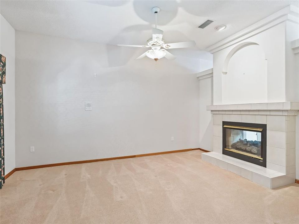 En Venta: $489,000 (4 camas, 3 baños, 2655 Pies cuadrados)