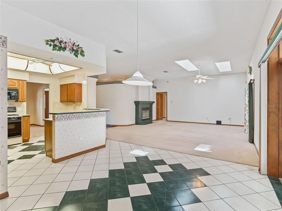 En Venta: $489,000 (4 camas, 3 baños, 2655 Pies cuadrados)