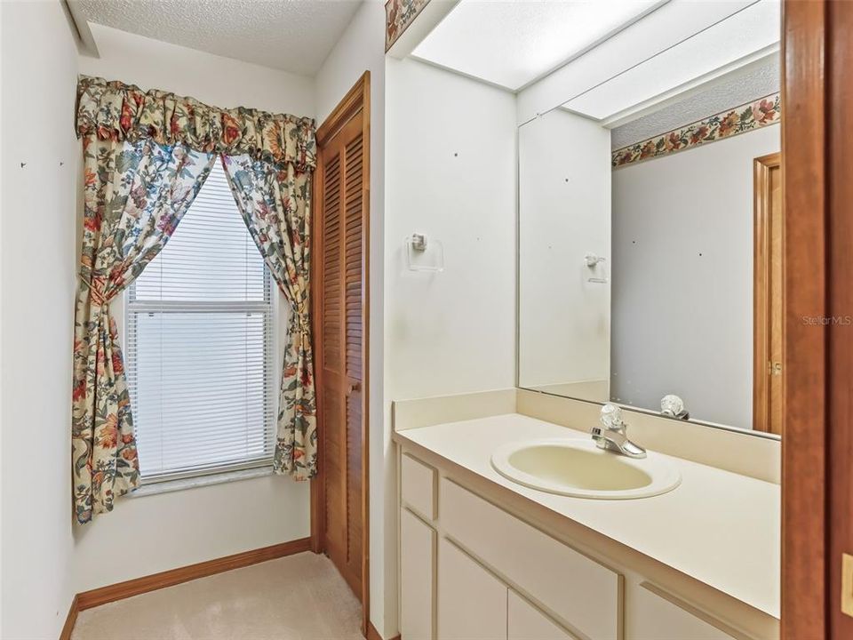 En Venta: $489,000 (4 camas, 3 baños, 2655 Pies cuadrados)