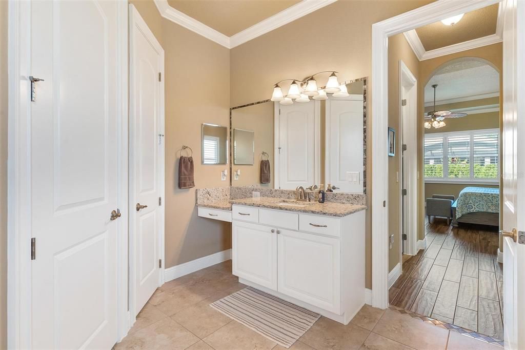 En Venta: $549,900 (4 camas, 3 baños, 2532 Pies cuadrados)