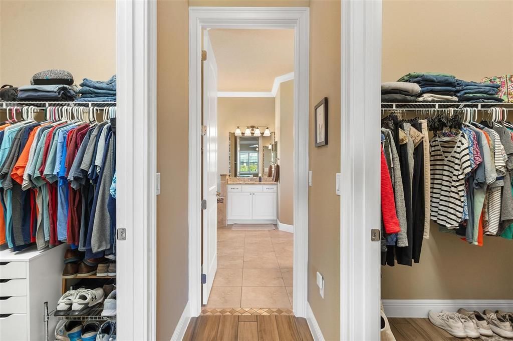 En Venta: $549,900 (4 camas, 3 baños, 2532 Pies cuadrados)