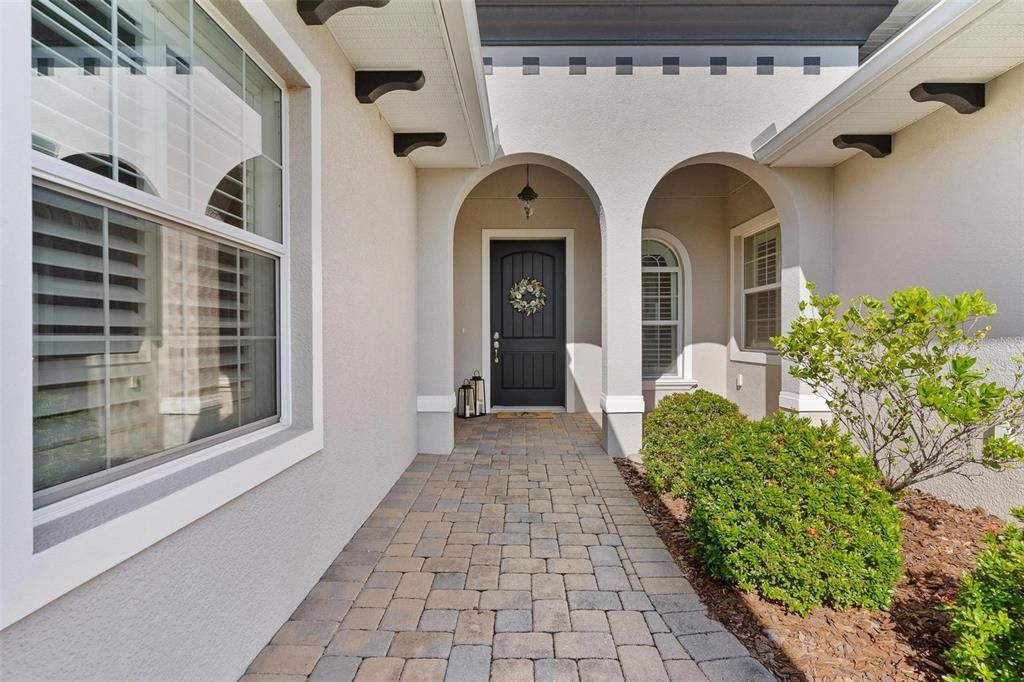 En Venta: $549,900 (4 camas, 3 baños, 2532 Pies cuadrados)