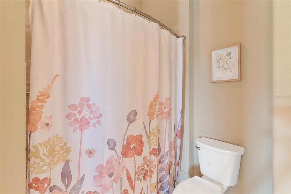 En Venta: $549,900 (4 camas, 3 baños, 2532 Pies cuadrados)