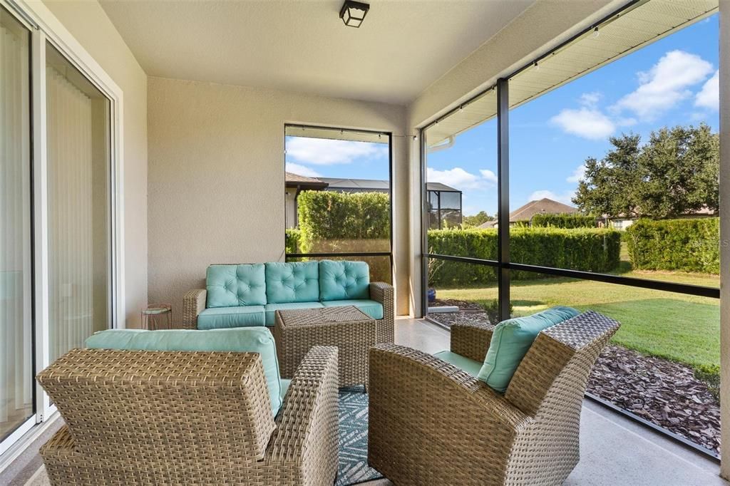 En Venta: $549,900 (4 camas, 3 baños, 2532 Pies cuadrados)