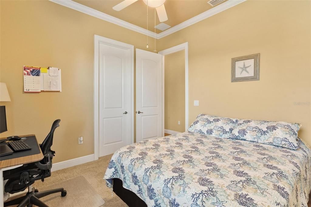 En Venta: $549,900 (4 camas, 3 baños, 2532 Pies cuadrados)