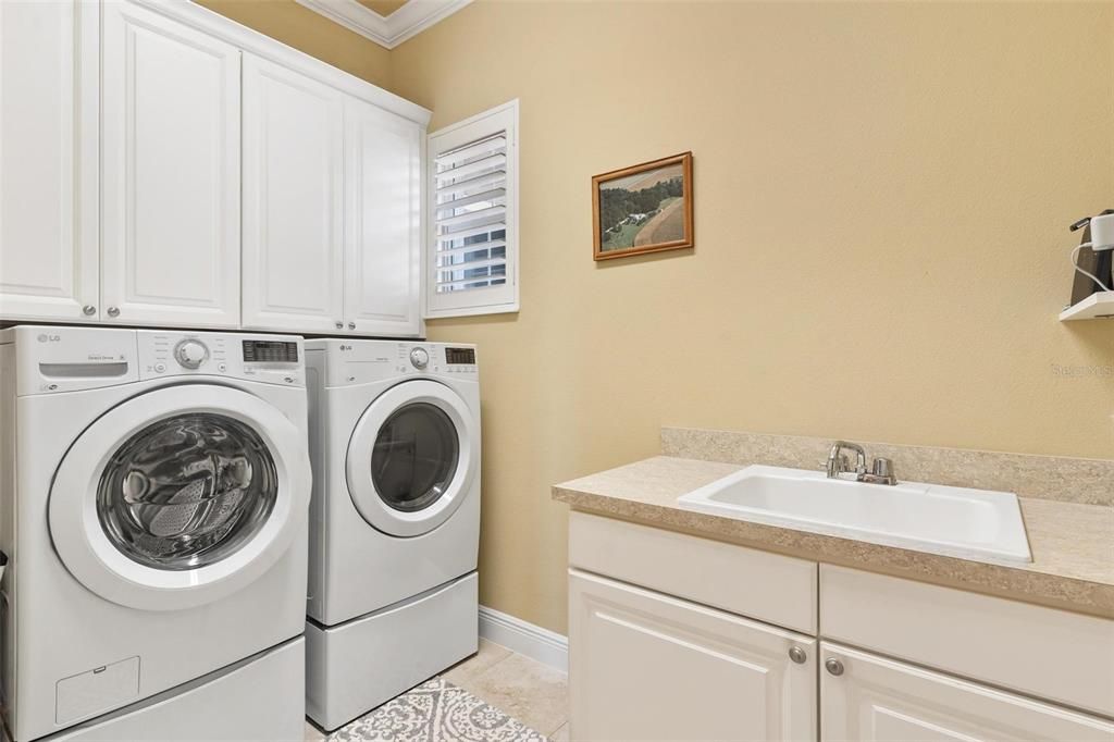 En Venta: $549,900 (4 camas, 3 baños, 2532 Pies cuadrados)