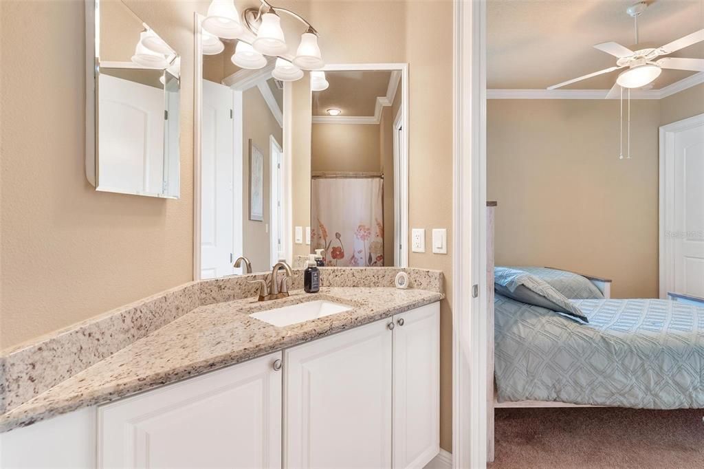 En Venta: $549,900 (4 camas, 3 baños, 2532 Pies cuadrados)