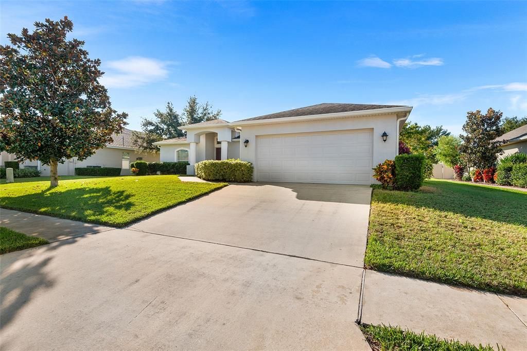 For Sale: $359,999 (3 beds, 2 baths, 1859 Square Feet)