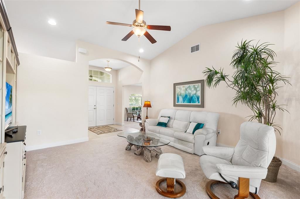 For Sale: $359,999 (3 beds, 2 baths, 1859 Square Feet)