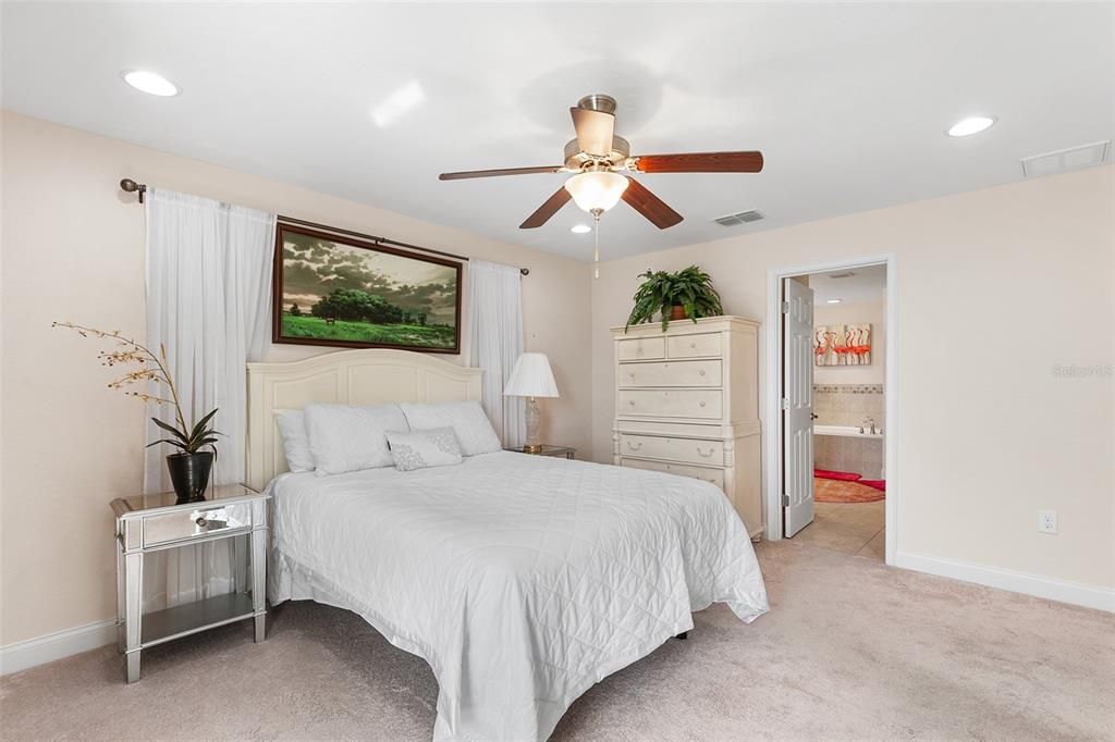 For Sale: $359,999 (3 beds, 2 baths, 1859 Square Feet)