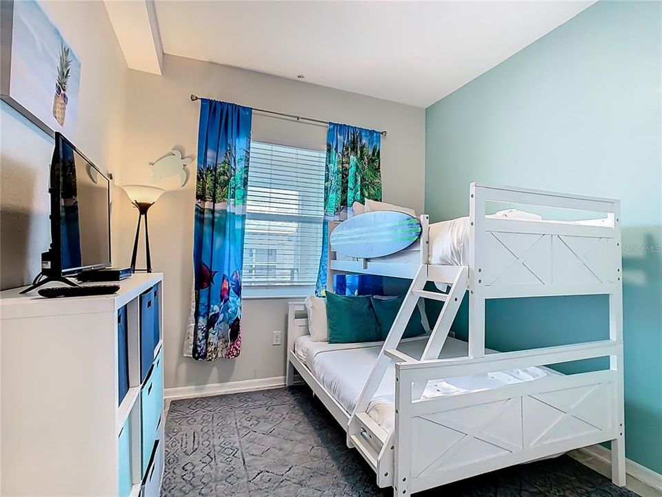 For Sale: $320,000 (2 beds, 2 baths, 1196 Square Feet)