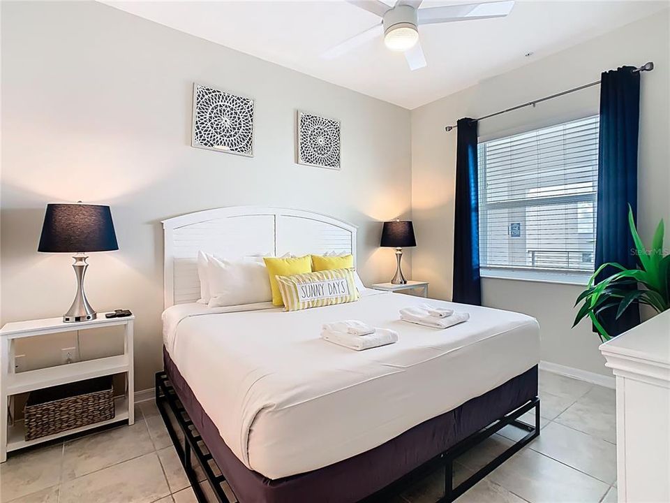 For Sale: $320,000 (2 beds, 2 baths, 1196 Square Feet)