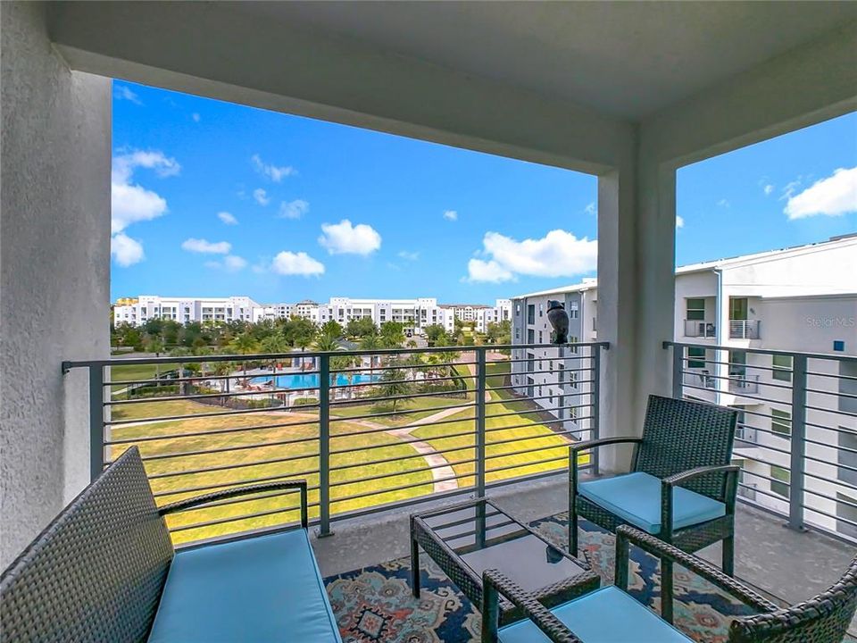 For Sale: $320,000 (2 beds, 2 baths, 1196 Square Feet)