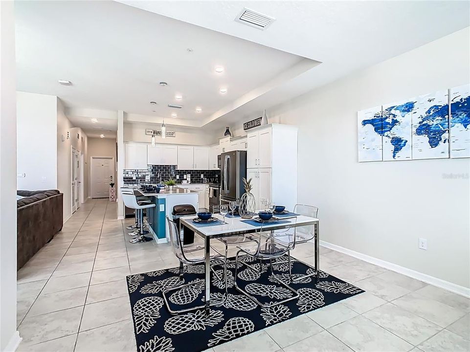 For Sale: $320,000 (2 beds, 2 baths, 1196 Square Feet)