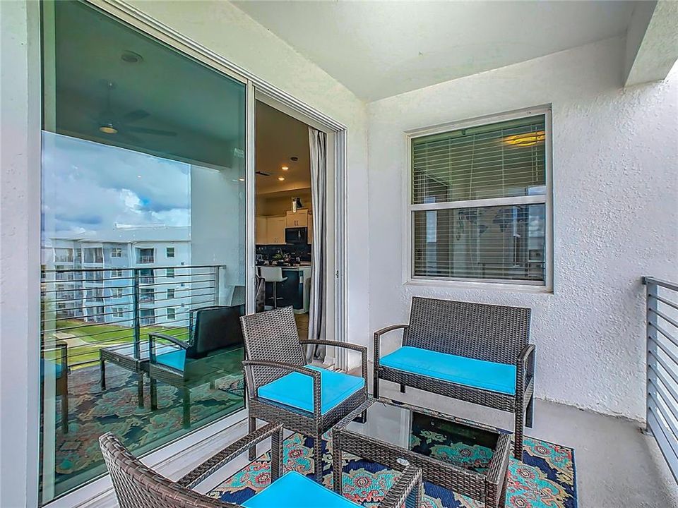 For Sale: $320,000 (2 beds, 2 baths, 1196 Square Feet)