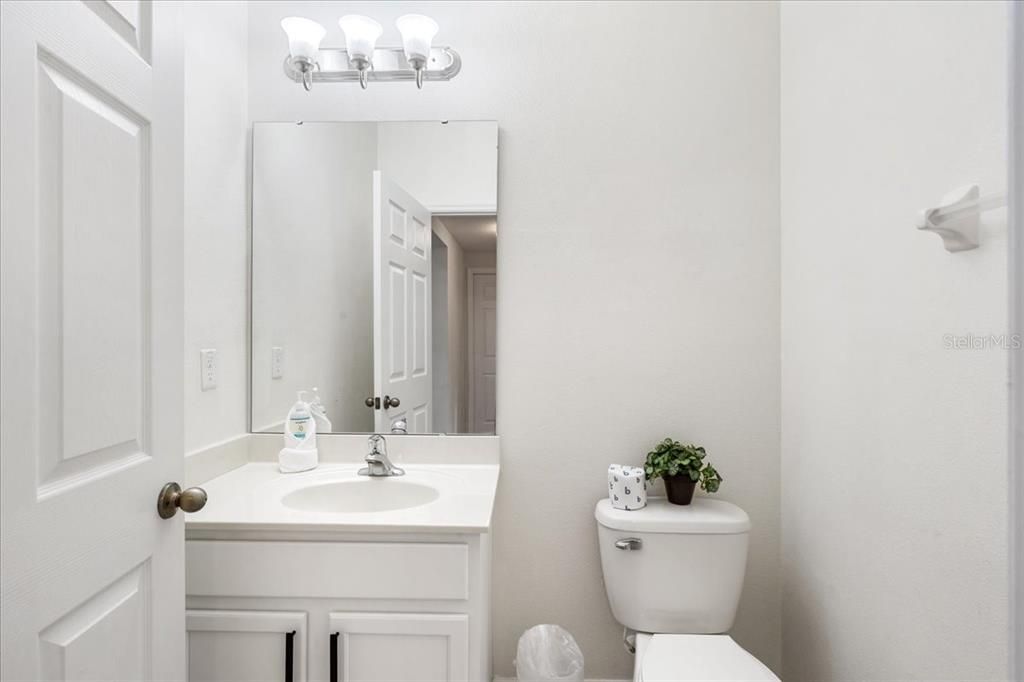 待售: $560,000 (6 贝兹, 5 浴室, 3512 平方英尺)