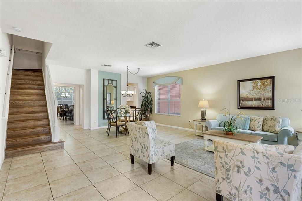 待售: $560,000 (6 贝兹, 5 浴室, 3512 平方英尺)