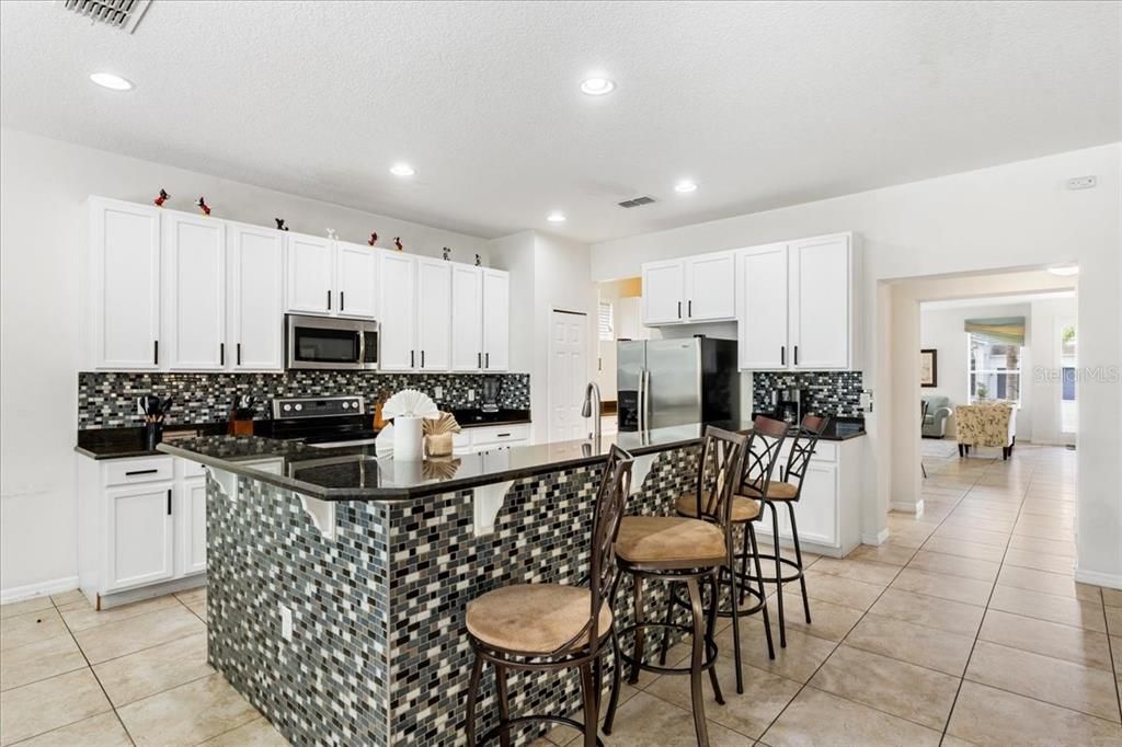 待售: $560,000 (6 贝兹, 5 浴室, 3512 平方英尺)