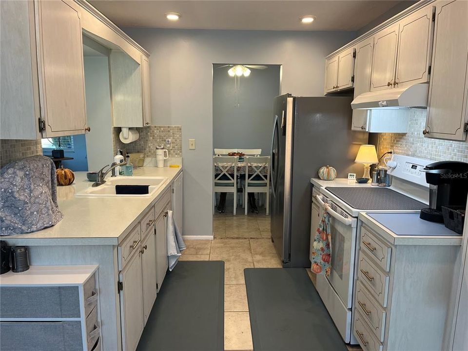 待售: $395,000 (2 贝兹, 2 浴室, 1400 平方英尺)