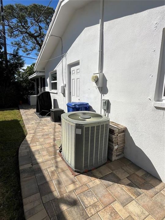 待售: $395,000 (2 贝兹, 2 浴室, 1400 平方英尺)