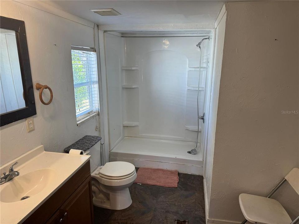 合同活跃: $284,900 (3 贝兹, 2 浴室, 1152 平方英尺)