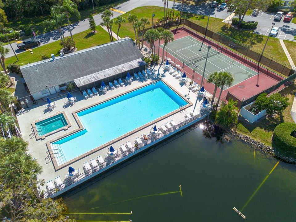 На продажу: $195,000 (2 спален, 2 ванн, 1038 Квадратных фут)