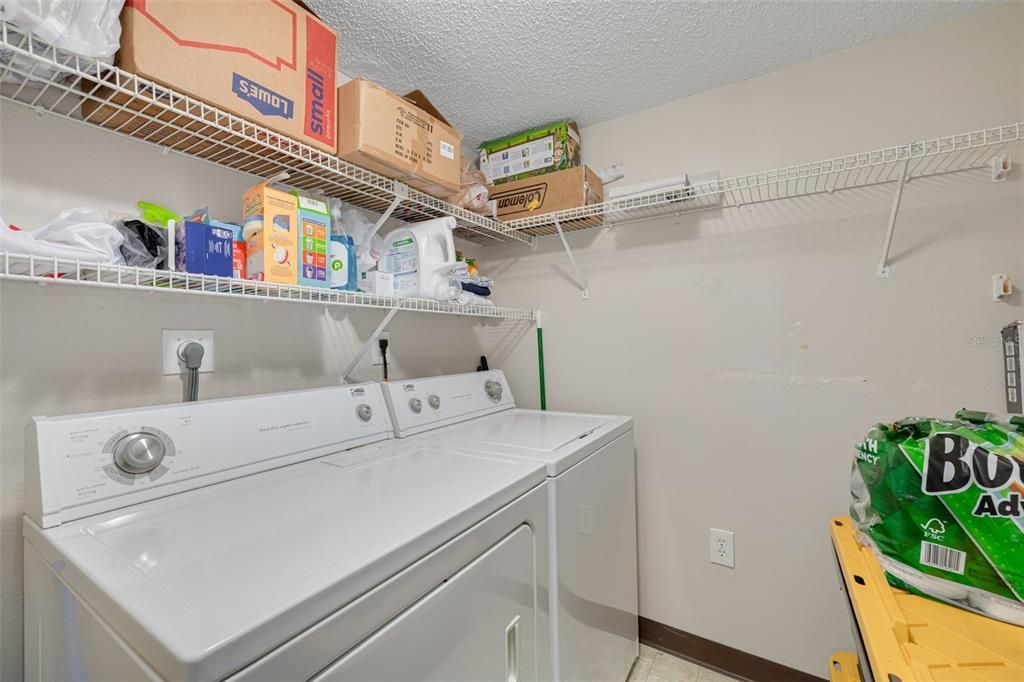 На продажу: $195,000 (2 спален, 2 ванн, 1038 Квадратных фут)