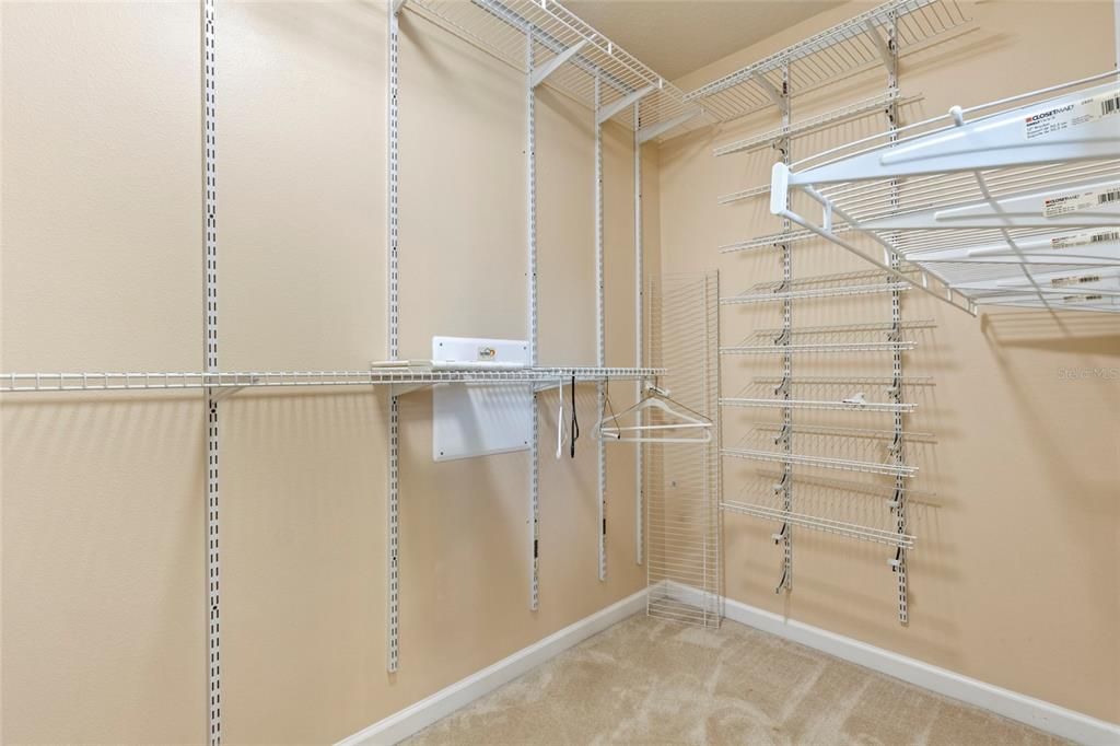 Active With Contract: $279,900 (3 beds, 2 baths, 1596 Square Feet)