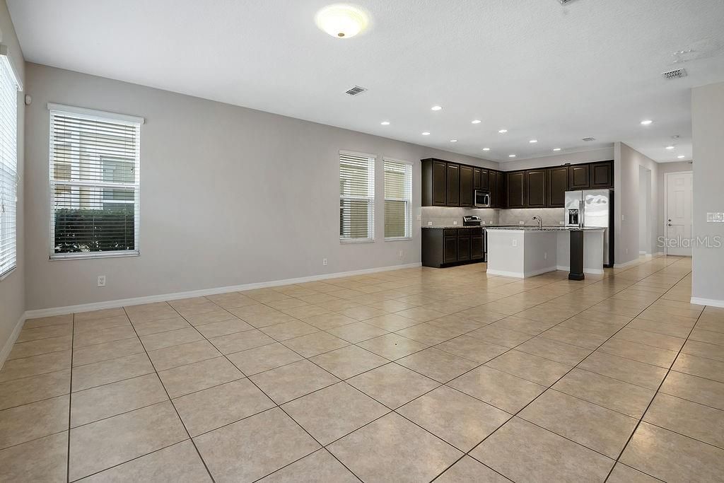 Active With Contract: $2,600 (3 beds, 2 baths, 1881 Square Feet)