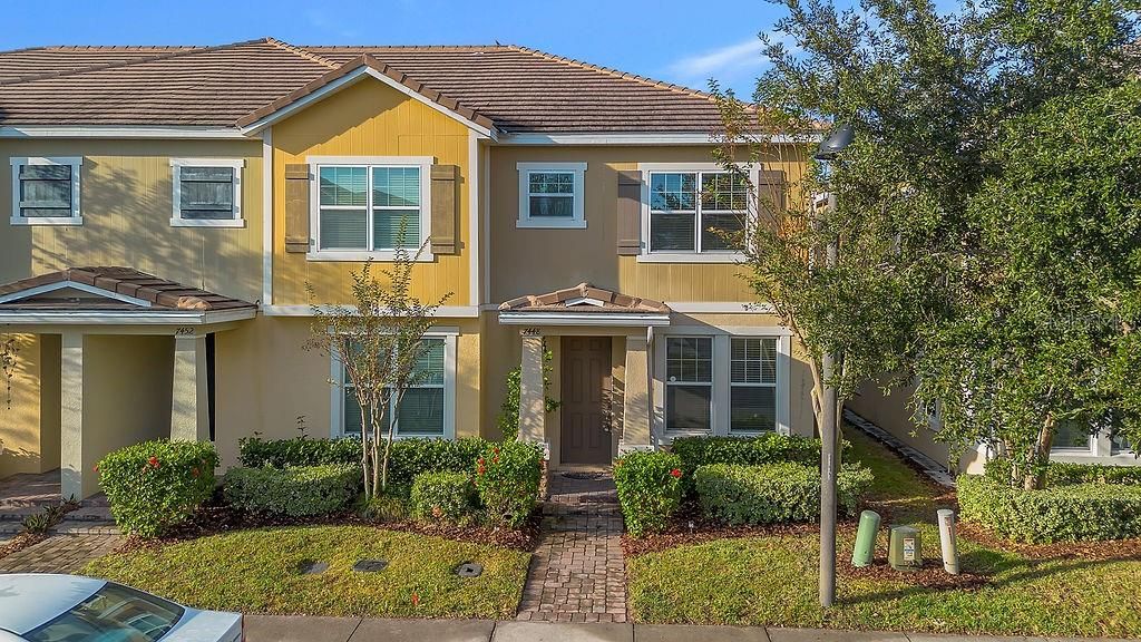 Active With Contract: $2,600 (3 beds, 2 baths, 1881 Square Feet)