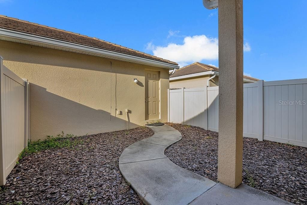 Active With Contract: $2,600 (3 beds, 2 baths, 1881 Square Feet)